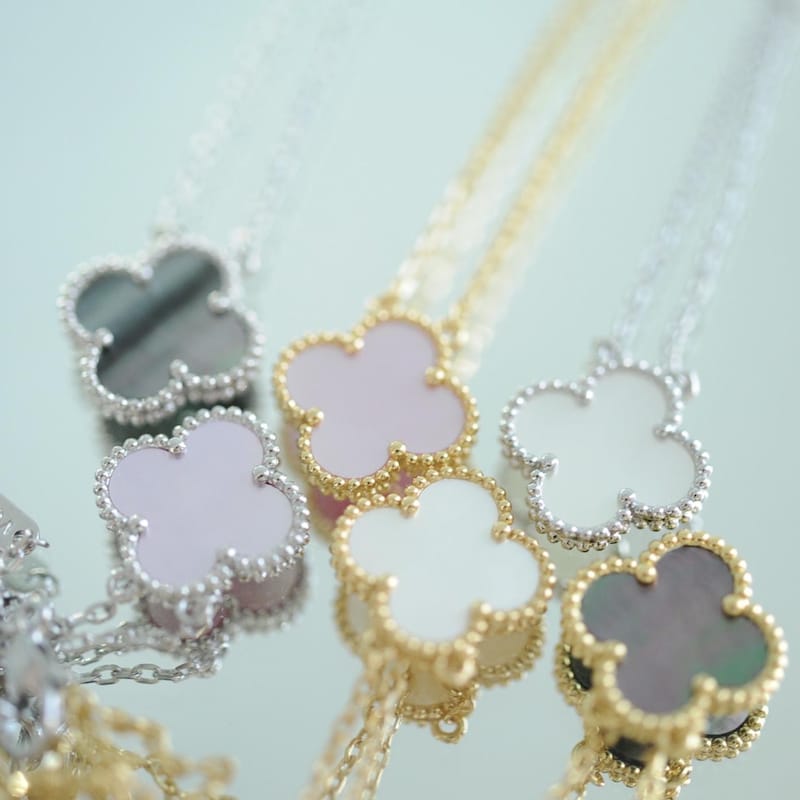 CLOVER PEDANT MINI MOP NECKLACE