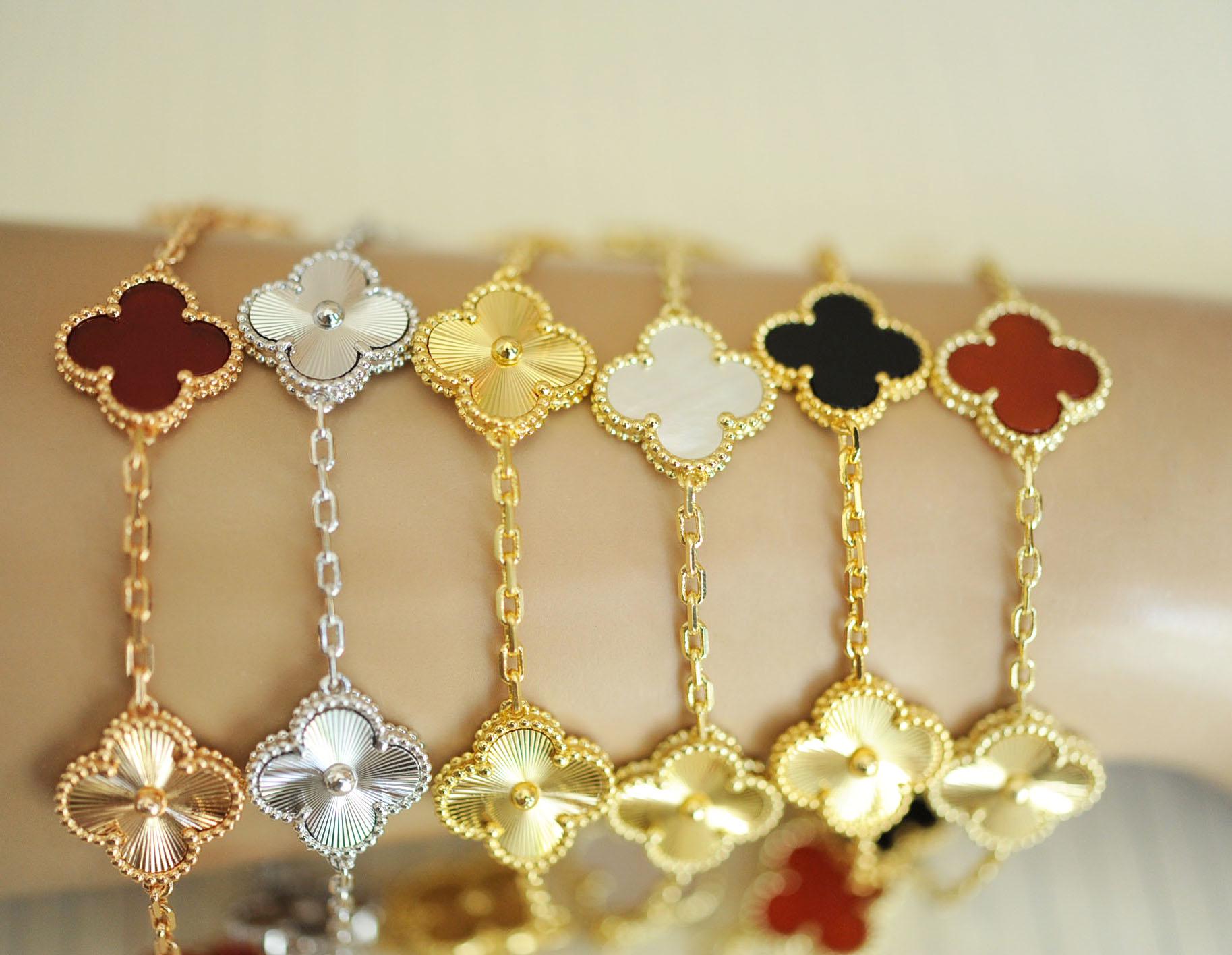 四つ葉 クローバーピアス カーネリアンローズゴールド