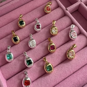 Retro Digital Pet Egg Charm Pendant in 18k/Silver Plated - Gemagotchi - Cute Anime Jewelry - Kawaii Petit Egg Pet Charm - 90s Kid Gamer Gift