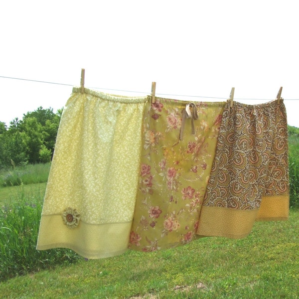 Women's Cotton Skirt - Size 10 Floral Pale Celery Green and Cream Spring and Summer Skirt