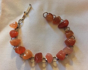 lovely polished agate chip bracelet 7 inches long