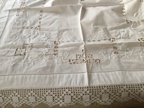 Beautiful all white cotton table cloth with hand crochet lace | Etsy