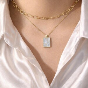 Collar de nácar • Plata de ley chapada en oro de 18 quilates