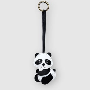Handmade Leather Panda Keychain – Cute Full-Grain Leather Bag Charm, Panda Lover Gift, Personalized Animal Keyring, Custom Leather Keychain