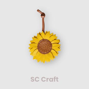 Handmade Leather Flower Bag Charm | Unique Floral Keychain | Leather Purse Accessory | Custom Gift for Her | Flower Gift for Mom | Sunflower