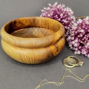 Olive Wood Decorative Bowl – Handmade on the Lathe | Natural Wax Finish | Unique Wood Grain Patterns