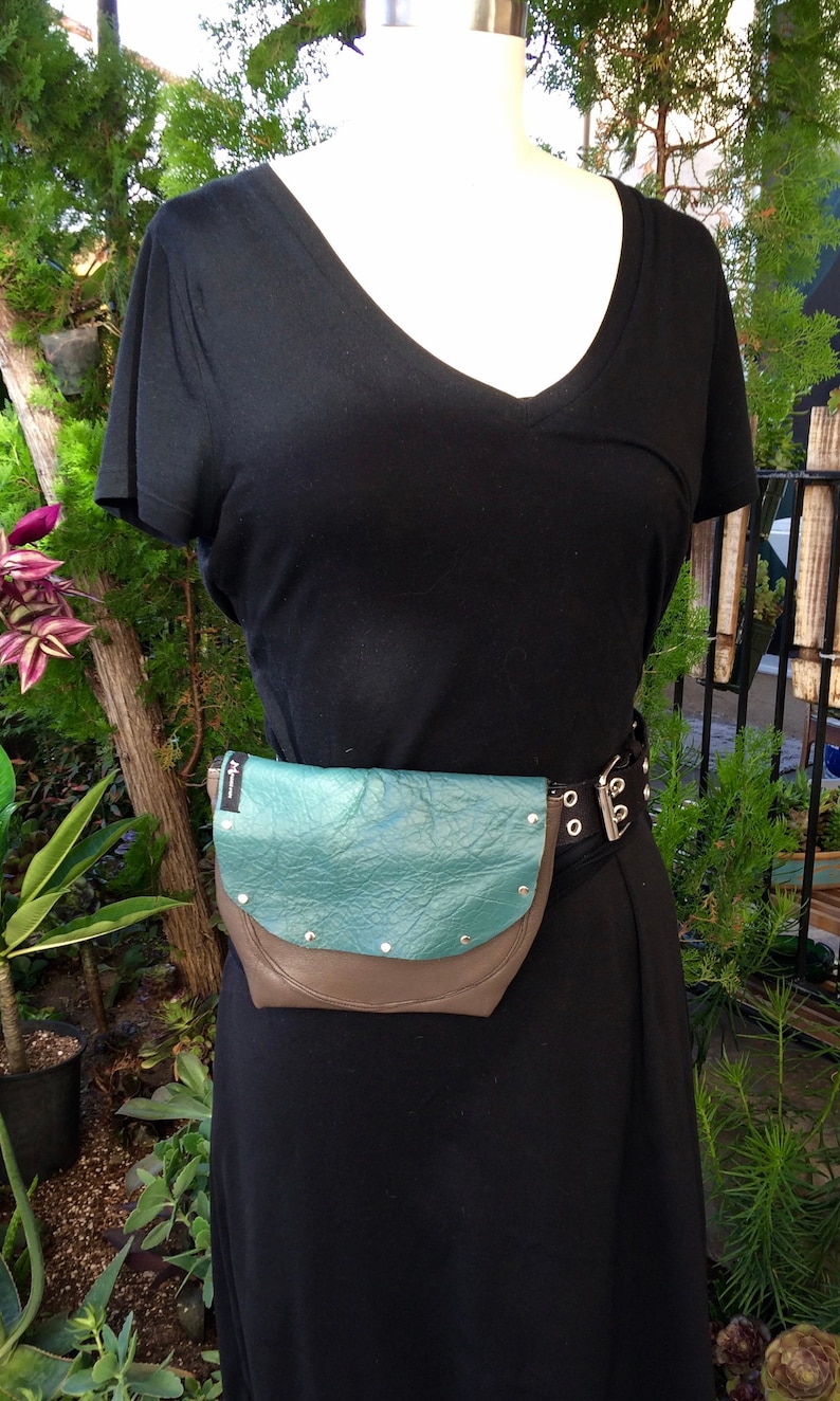 Fanny Pack Belt Purse Clutch In Gray /& Teal Leather With Full Zipper Closure