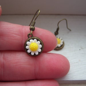 Daisy Earrings Flower Earrings Wedding Earrings Garden Earrings image 2