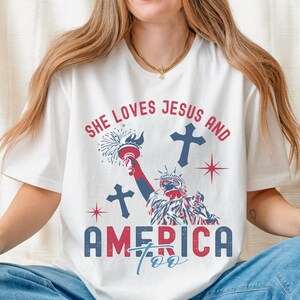 Unabhängigkeitstag Shirt, christliches Shirt, 4. Juli Shirt, sie liebt Jesus und Amerika auch Sweatshirt, Amerika Retro Shirt, USA Shirt