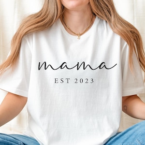 Personalized Mama Est. 2025 , Customized shirts for expecting mothers 2024 cute new mother gift idea, pregnancy announcement shirt