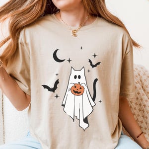 Ghost Cat Shirt, Cat Ghost T‑shirt, Cute Cat Lovers Shirt, Retro Ghost Halloween,Halloween Cat T‑shirt,Spooky Season Gift,Ghost Cat Tee Gift