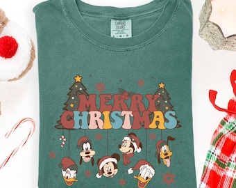 Camiseta navideña retro de Mickey y sus amigos de Comfort Colors®, camiseta navideña de Disney, fiesta navideña de Mickey, camiseta navideña de Disneyland