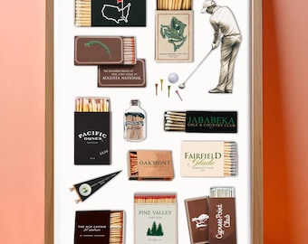 Op de afbeelding: Een ingelijste print met diverse lucifersdoosjes en golfgerelateerde items. De lucifersdoosjes tonen logo's en namen zoals "Augusta National" en "Pine Valley". Een golfer is afgebeeld, met golfballen en tees, wat het thema compleet maakt.