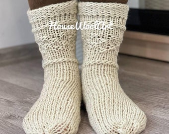 Calcetines de lana blanca tejidos a mano: gruesos, cálidos y terapéuticos. Navidad unisex. Tallas estadounidenses (5-15).
