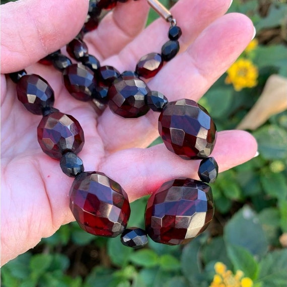 Vintage Faceted Cherry and Black Graduated Bakeli… - image 2