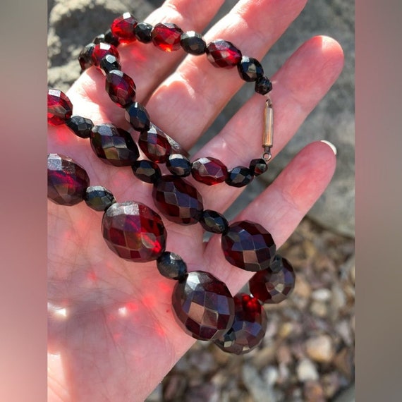 Vintage Faceted Cherry and Black Graduated Bakeli… - image 1