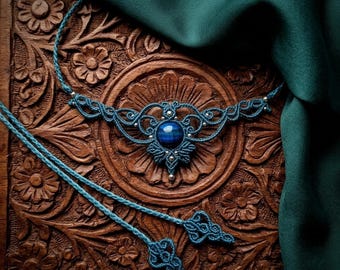 Collier en macramé, collier en macramé avec oeil de tigre bleu, collier en cristal en macramé, tour de cou en micromacramé délicat avec pierres précieuses, collier victorien