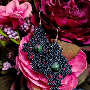 Micromacrame Earrings, Macrame Green Earrings with Zoisite Gemstone, Healing Stone Earrings, Macrame Leaf Lace Earrings, Macrame Earrings