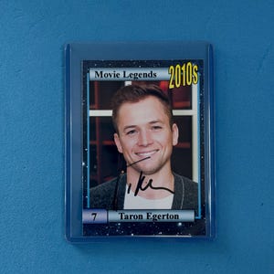 Taron Egerton signierte Sammelkarte 'Movie Legends' Sammelkarte mit COA