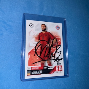 Noussair Mazraoui signierte Match Attax Karte mit Echtheitszertifikat