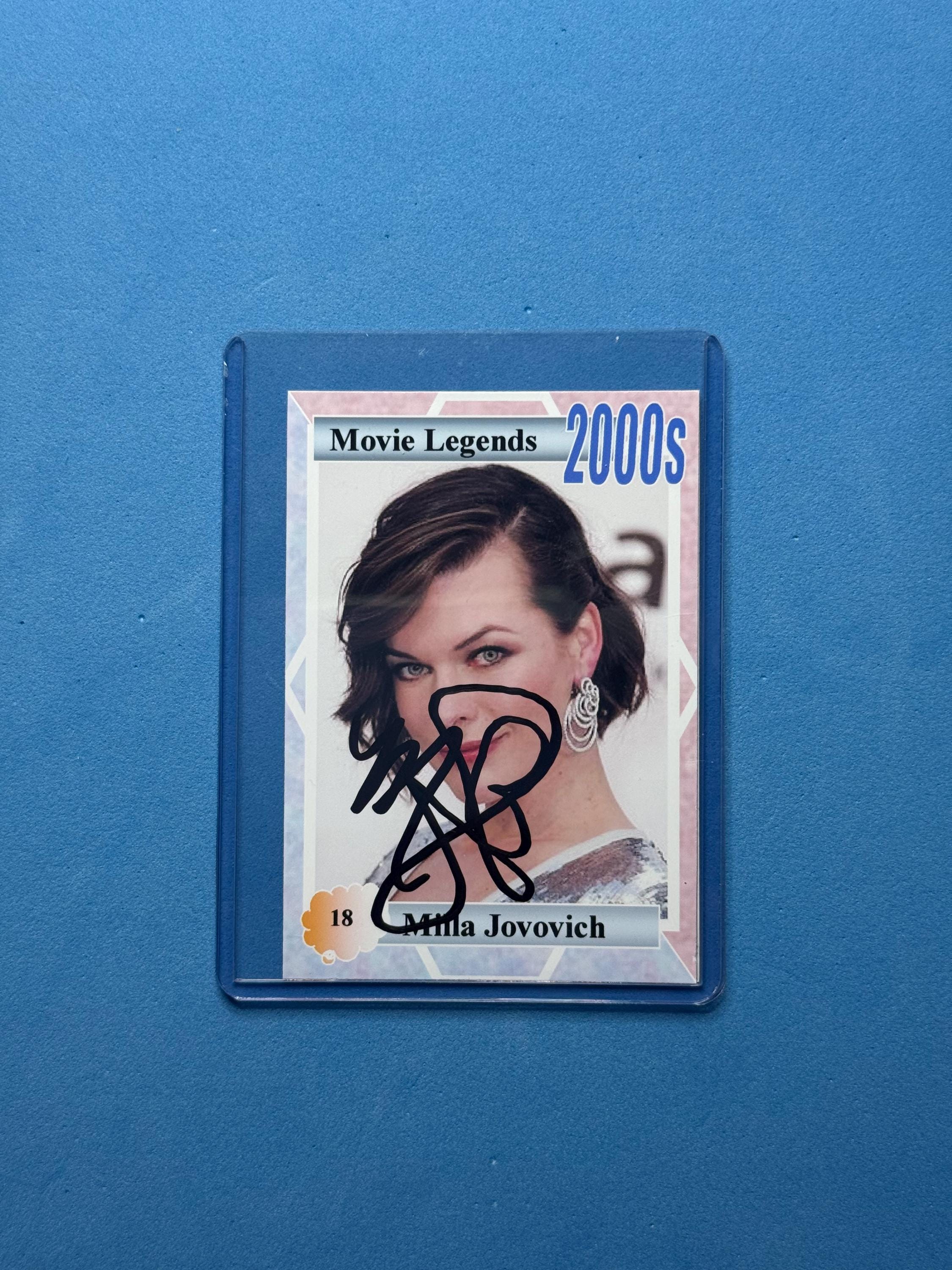 ミラ・ジョヴォヴィッチ直筆サイン入りコレクターズアイテム「ムービー