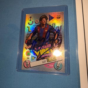 Von Gary Lineker signierte Match Attax Karte mit COA