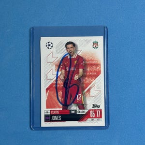 Curtis Jones signierte Match Attax Karte mit Echtheitszertifikat