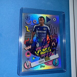 Ashley Cole signierte Match Attax Karte mit COA
