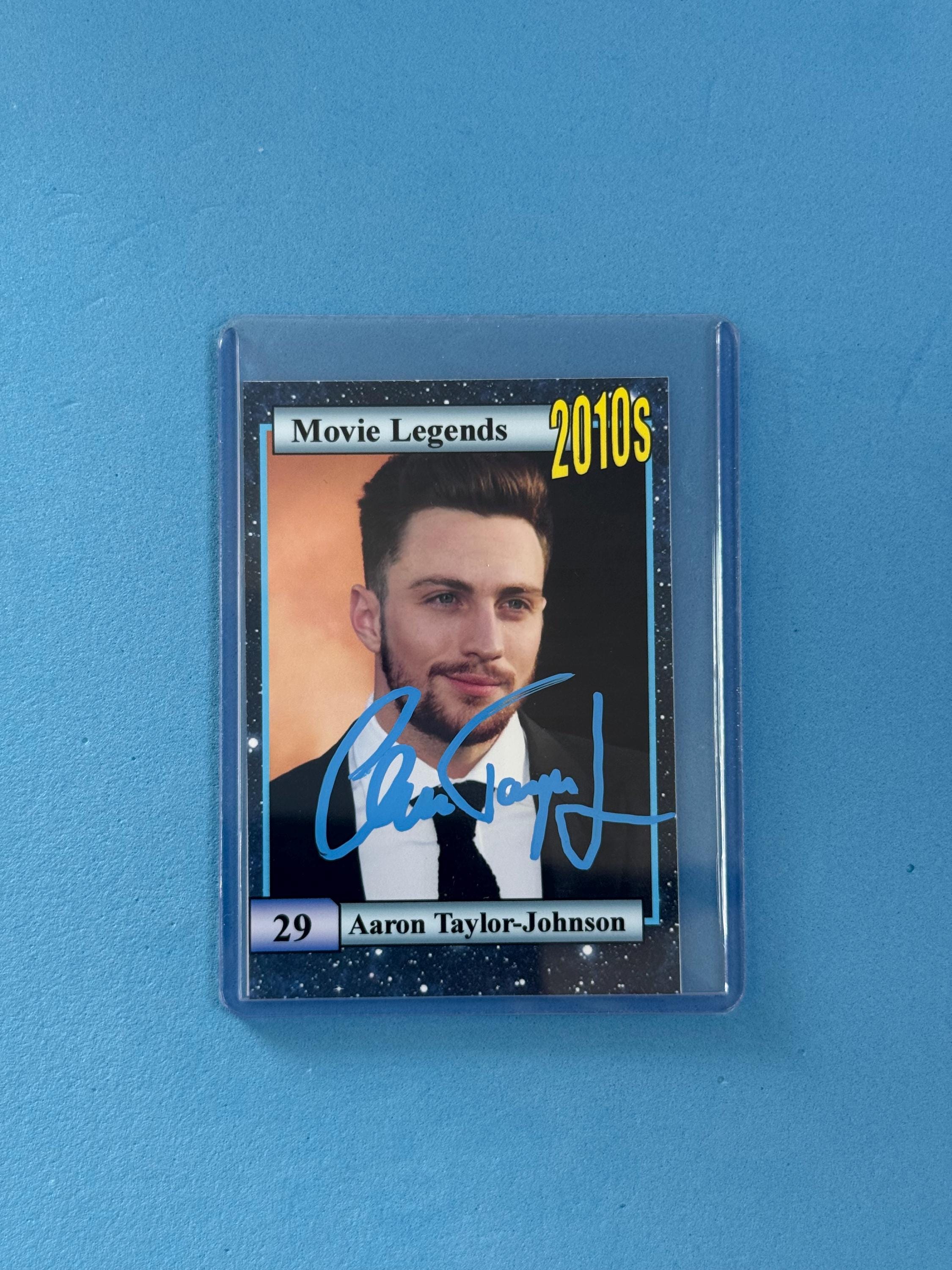 俳優アーロン・テイラー=ジョンソン氏直筆サイン入りポートレート認証書付 俳優アーロン・テイラー=ジョンソン氏直筆サイン入りポートレート認証