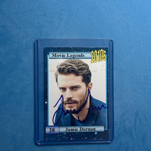 Tarjeta coleccionable autografiada de Jamie Dornan 'Movie Legends' con certificado de autenticidad
