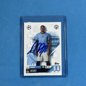 Manuel Akanji signierte Match Attax Karte mit COA