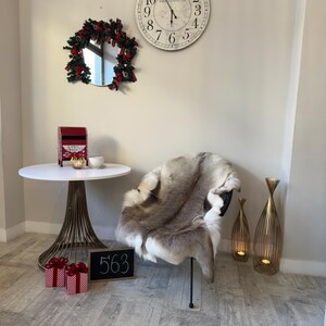 Luxurious Reindeer Hide Unique Giant Size 137 x 109 cm Reindeer Skin Scandinavian Style Reindeer Rug Rentierfell Peau de Renne Pelle renna