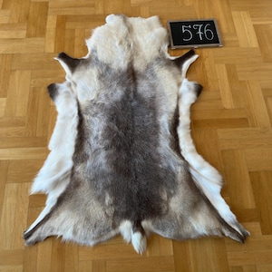 Reindeer Hide Giant 137 x 103 cm Authentic Nordic Decor Reindeer Skin Scandinavian Style Reindeer Rug Rentierfell Peau de Renne Pelle renna