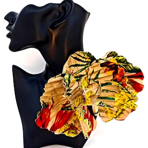 Broche amarillo grande. Flor de tela grande. Broche de gran tamaño. Broche extra grande. Broche de flor de fiesta. Flor de gran tamaño. Broche de seda. Broche enorme.