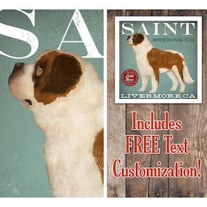 Peut inclure: Une illustration de style vintage d'un chien Saint-Bernard avec le texte "SAINT BREWING CO. LIVERMORE, CA" et un sceau rouge qui dit "Cold Beer". L'arrière-plan est de couleur bleu clair. L'image est sur un fond en bois avec le texte "Includes FREE Text Customization!" en rouge.