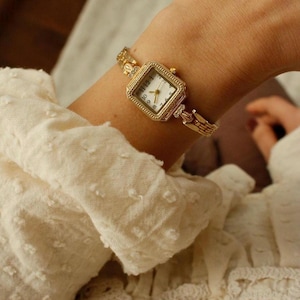 Vintage Style  Gold Women’s Watch – Elegant Square Face Bracelet Watch – Gift for Her - Women Watch - Women Vintage Watch - Gold Watch