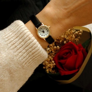 Orologio da polso da donna in stile vintage - Cassa in oro - Cinturino in pelle nera, Design elegante e minimalista, Orologio in stile retrò