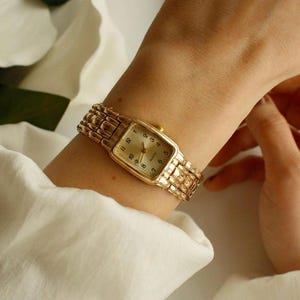 Vintage Style Rectangle Women’s Watch - Gold, Silver & Rose Gold - Elegant Bracelet Watch - Minimalist / Timeless Design