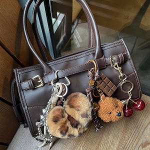 Handgemachte Puppe Taschenanhänger - Süßer Schlüsselanhänger | Mode Geldbörse Zubehör | Einzigartiges Geschenk für Frauen Mädchen Schokolade Welpe Taschenanhänger