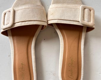 Mod Sandalen 7 Off White Creme Schnalle 60er Jahre Stil NEU Slide Flat Charlie Paige