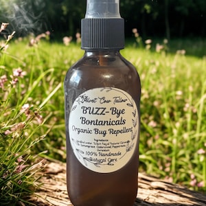 Natural Bug Repellent Spray: Essential Oils, DEET-Free, Kid & Pet Friendly