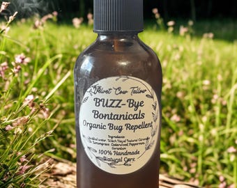 Natural Bug Repellent Spray: Essential Oils, DEET-Free, Kid & Pet Friendly