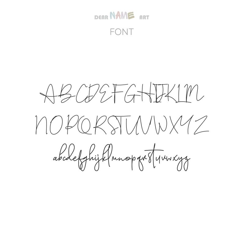 Puede incluir: Una muestra de fuente manuscrita en negro, con letras may&uacute;sculas y min&uacute;sculas sobre un fondo blanco. Las palabras "DEAR NAME ART" y "FONT" est&aacute;n en la parte superior.