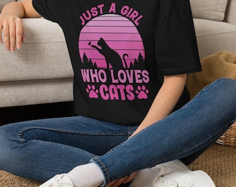 Cat Lover T-Shirt: 'Just a Girl Who Loves Cats' Design