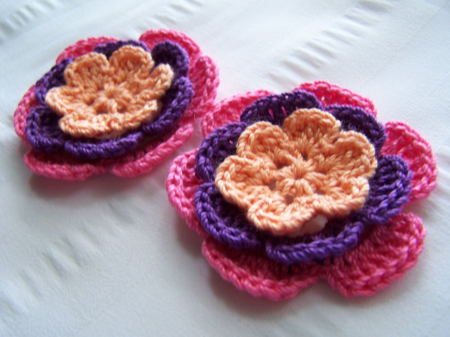 Crocheted flowers set of 2 appliques 2.5 inch embellishment motif
