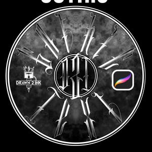 Puede incluir: Gráfico en blanco y negro con la palabra "GOTHIC" en la parte superior y "FONT & STAMPS" en la inferior. El diseño presenta un emblema circular con espadas estilizadas y el texto "Drawn 2 Ink". También hay un icono de una aplicación de arte digital.
