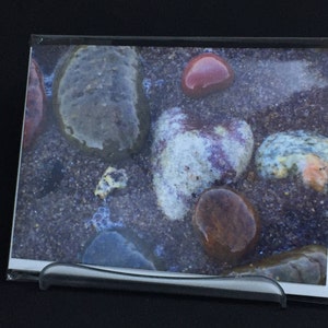 Corazón/Heart (tarjeta de felicitación individual): fotografía de alta calidad de una hermosa piedra de la costa del Lago Superior, impresa en papel de archivo