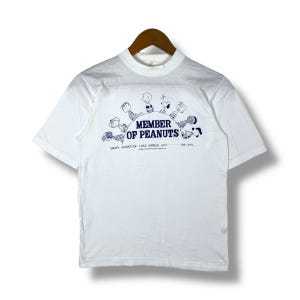 Rare!! Vintage 80's MEMBER OF PEANUTS Cartoon Graphic Tee Shirt Medium Size