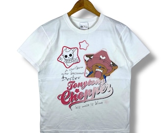 Rare!! Vintage TONY TONY CHOPPER Anime Graphic Tee Shirt Medium Size