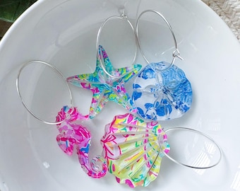 Wine Charms | Lilly-Inspired Patterns | Hostess Gift | 4 Piece Set | Under the Sea | Starfish Seashell Sea Horse Sand Dollar or Round Discs